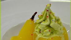 Poire pochée, potimarron et crème glacée à la pistache