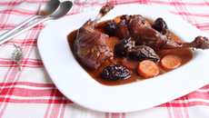 Lapin mijoté en sucré / salé aux pruneaux