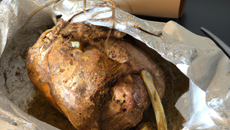 Rôti de porc en papillote à la moutarde et aux aromates