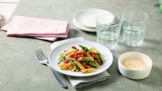 Penne rigate sans gluten aux asperges et pecorino