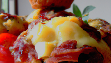 Muffin salé tomate fromage saucisson