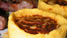 Mini tourtes de purée, gorgonzola et noisettes