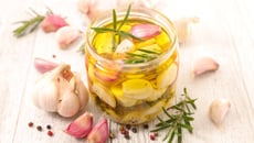 Ail confit à l'huile d'olive
