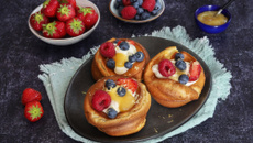 Mini dutch pancakes, crème de cheesecake et fruits frais