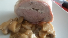 Filet mignon de porc lardé au fromage au poivre