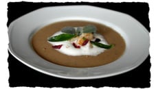 Velouté de châtaignes, cranberries et gambas