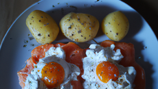 Pommes de terre au Cottage Cheese et aux œufs de saumon