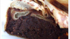 Moelleux au chocolat sur lit d'amandes