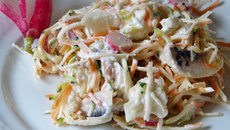 Salade croquante au yaourt grec