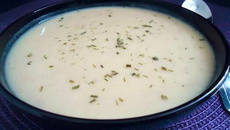 Soupe de pommes de terre et poireaux