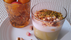 Capuccino de pêches glacées aux pistaches