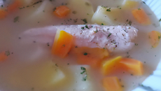 Soupe de pommes de terre et carottes au poisson
