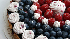 Tarte mi crue/mi cuite aux fruits rouges