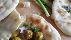 Pita huile d'olive, parmesan et ciboulette