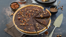 Tarte au chocolat noir et caramel au beurre salé