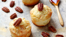 Petits moelleux aux pommes, sirop d'érable et noix de pécan