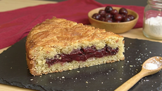 Gâteau Basque à la cerise