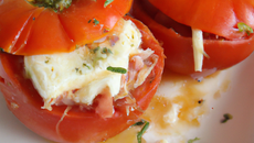 Tomate farcie au chèvre maison