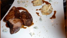 Mignon de Porc laqué au Caramel de Roquefort, Choucroute et ses Crackers au Roquefort, Jus de cuisson réduits liés au Foie Gras