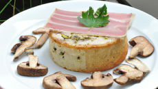 Cake aux cèpes et jambon