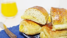 Brioche au pavot fourrée à la crème d'orange