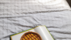 Tarte au Maroilles sur lit blanc croquant