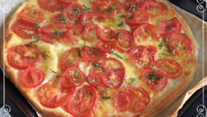 Tarte fine tomates, mozzarella et basilic