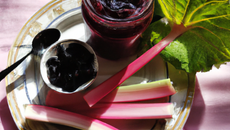 Confiture de myrtilles et rhubarbe