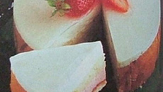 Biscuit à la mousse de fraises et de citron