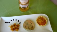 Foie gras et son chutney de pomme, tartelette à l'ail confit