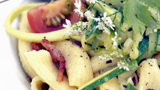 Pâtes fraîches aux petits légumes du jardin