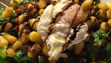 Salade roquette & gnocchis