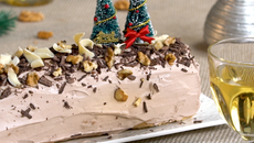 Bûche de Noël aux noix du Périgord