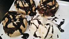 Profiteroles fourrées de crème patissière chocolat