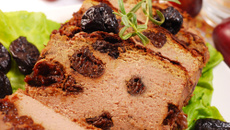 Terrine de foie aux pruneaux
