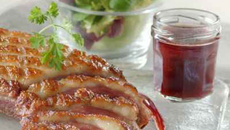 Magret de canard rôti à la gelée de cerises acidulées Bonne Maman