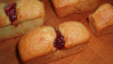 Mini-cakes aux cerises et fève tonka