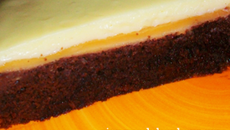 Moelleux au chocolat noir façon tarte à l'orange, glaçage blanc