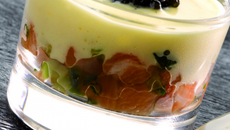 Tartare de saumon et sabayon au caviar