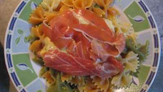 Trio de pâtes aux lardons, crème, ail, basilic et Prosciutto