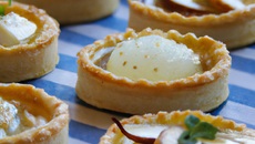 Tartelettes aux poires et au roquefort