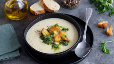 Velouté au céleri rave, poireau et cumin