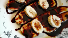 Bananes flambées au rhum sauce choco-coco
