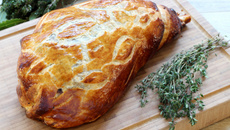 Gigot en croûte de thym et olives