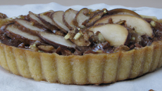 Tarte aux pommes, noix et chocolat
