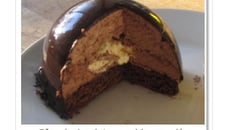 Dôme de chocolat, caramel et beurre salé au cœur de crème brûlée à la clémentine