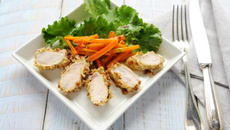 Râbles de lapin panés à la moutarde et aux noisettes concassées