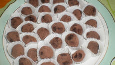 Truffes traditionnelles au chocolat noir et cacao en poudre non sucré