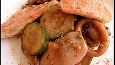 Poêlée de rougets et calamars à la provençale