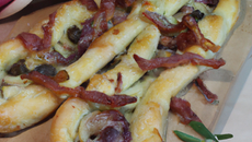 Fougasse fourme d'ambert et lardons